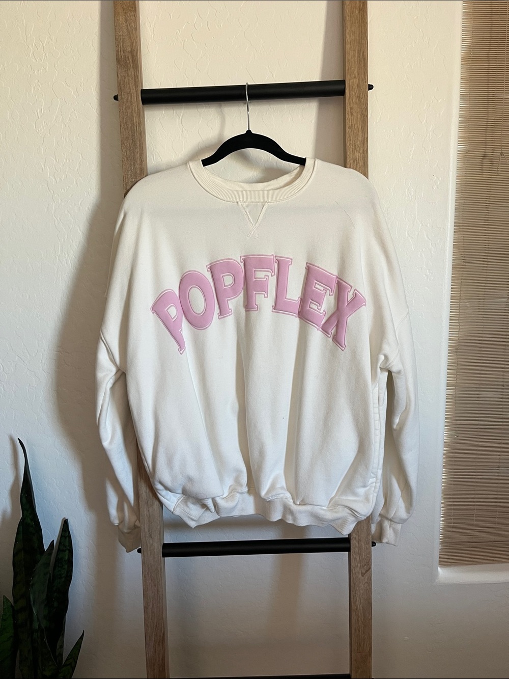 POPFLEX Cream Crew Sweatshirt with Pink Logo Arch S\M